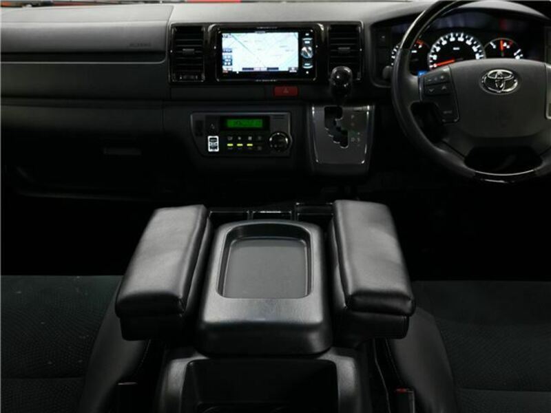 HIACE VAN-44