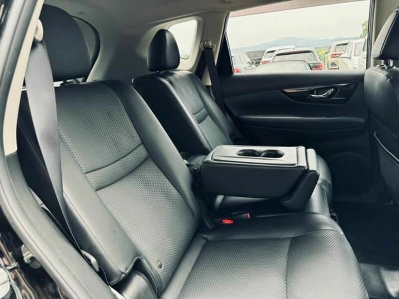 X-TRAIL-17