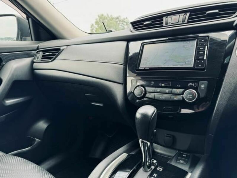X-TRAIL-27