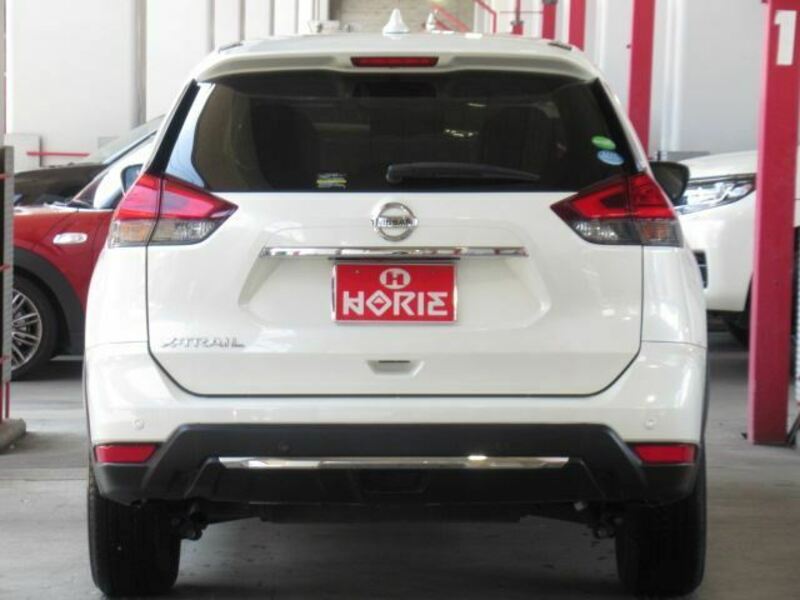 X-TRAIL-1