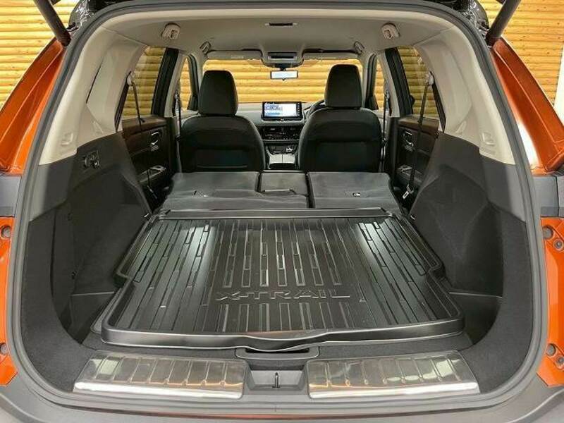 X-TRAIL-19