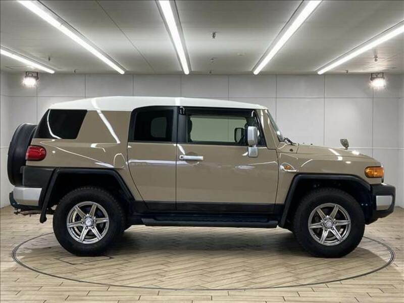 FJ CRUISER-16