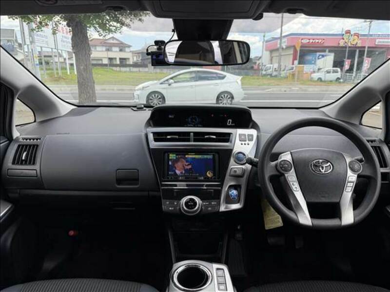 PRIUS ALPHA-1