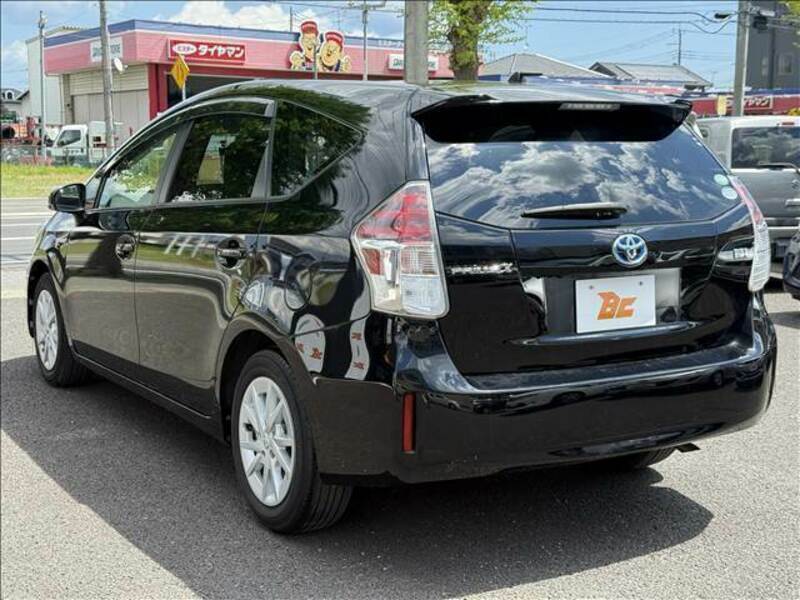 PRIUS ALPHA-7