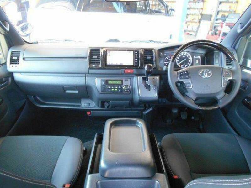HIACE VAN-1