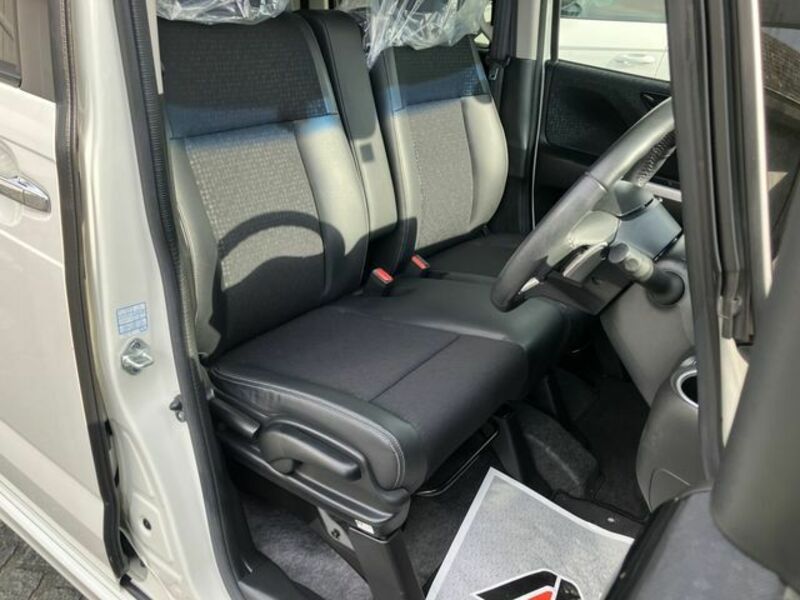 N BOX CUSTOM-11