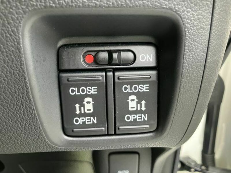 N BOX CUSTOM-19