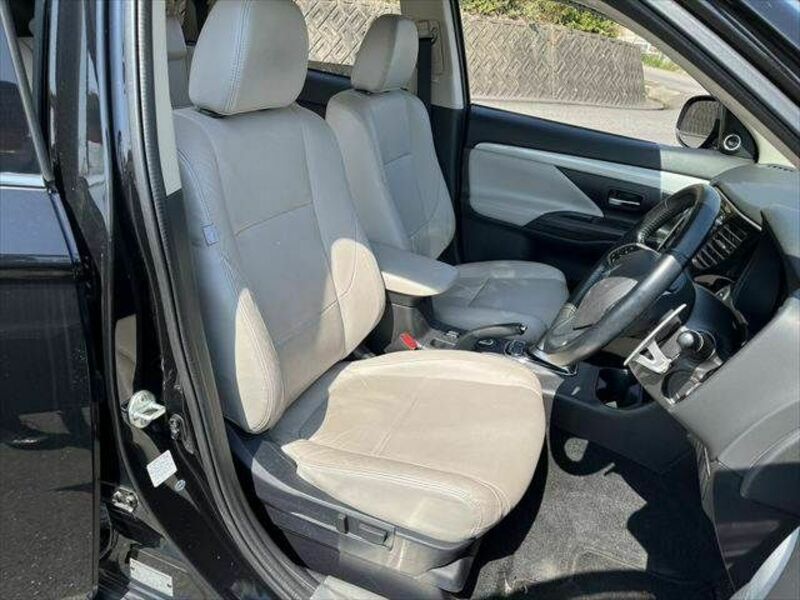 OUTLANDER PHEV-9