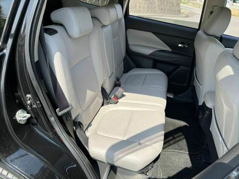 OUTLANDER PHEV-10