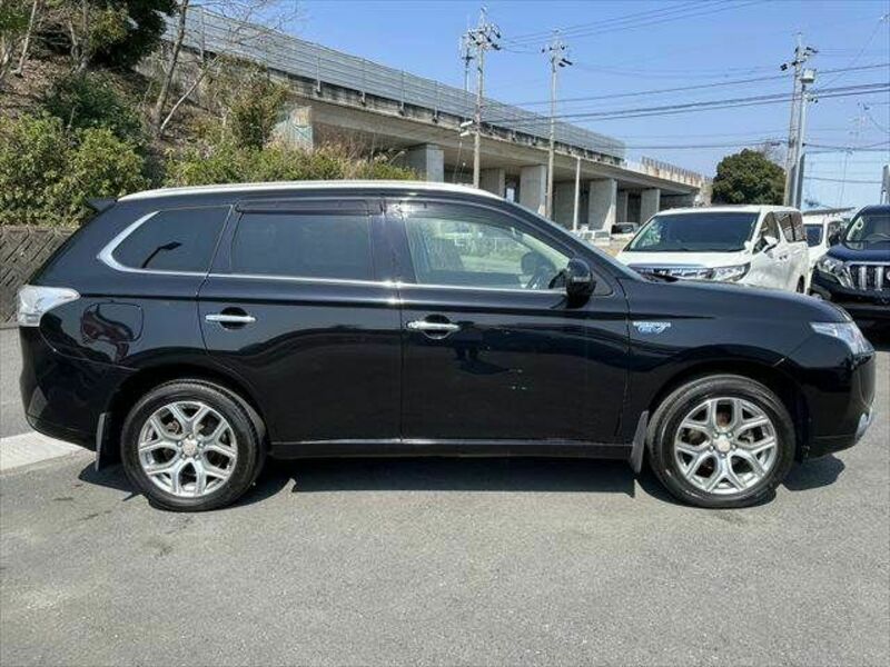 OUTLANDER PHEV-18