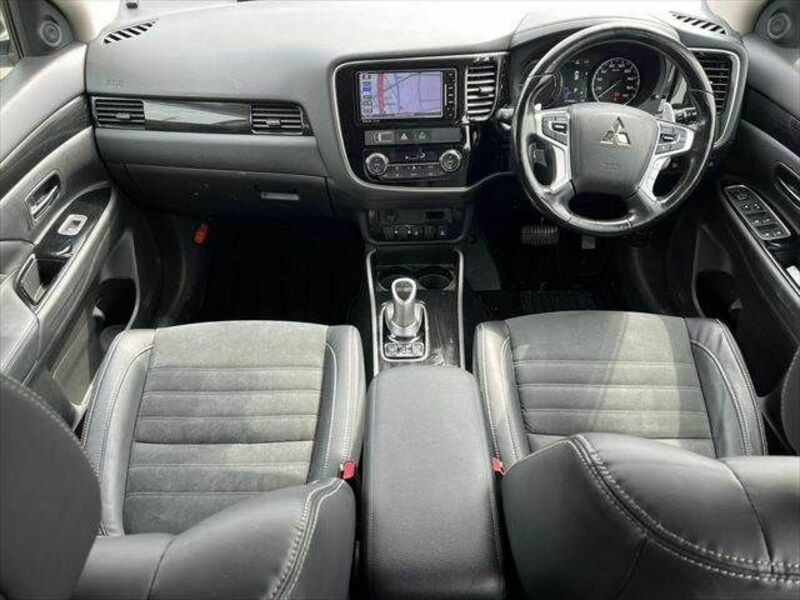 OUTLANDER PHEV-1