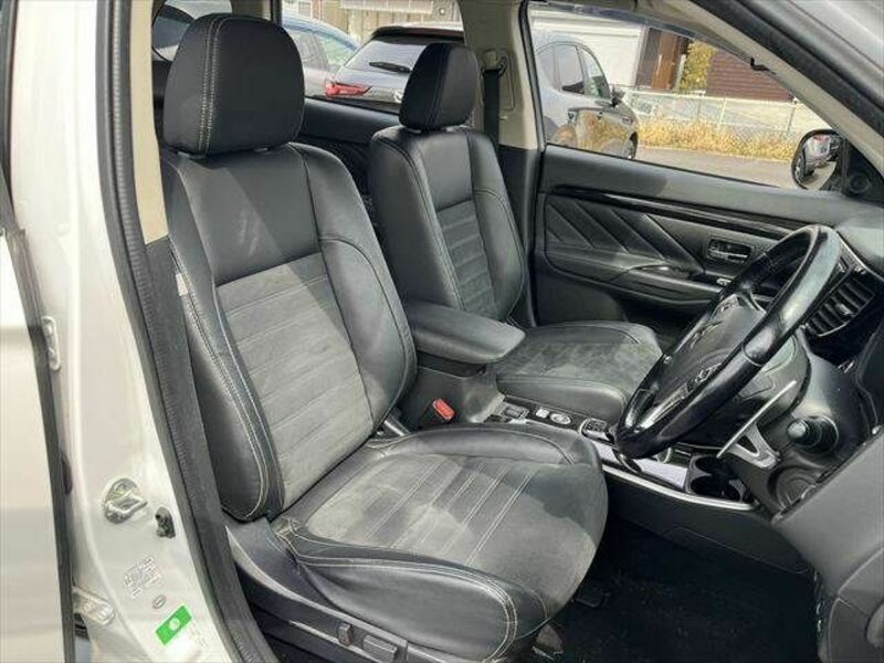 OUTLANDER PHEV-6
