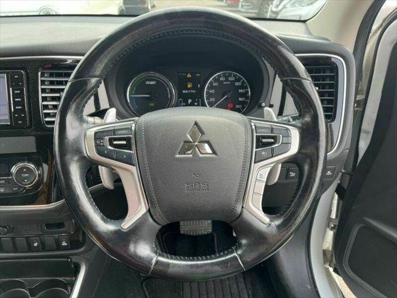 OUTLANDER PHEV-9