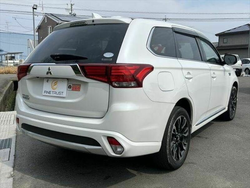 OUTLANDER PHEV-17