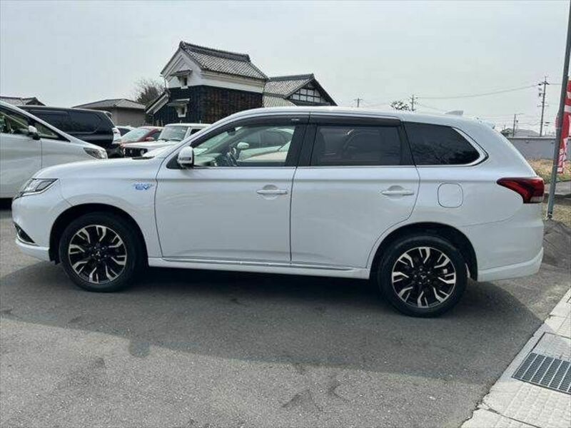 OUTLANDER PHEV-19