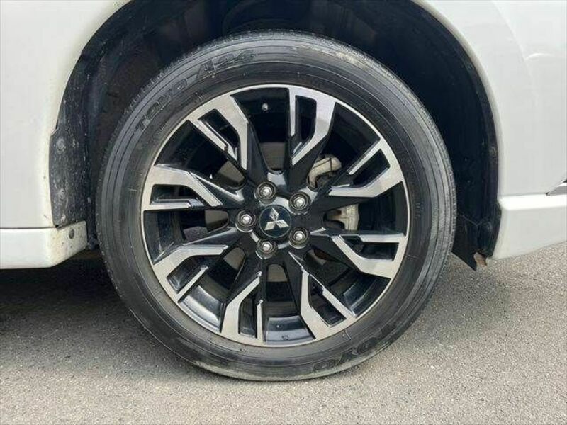 OUTLANDER PHEV-28