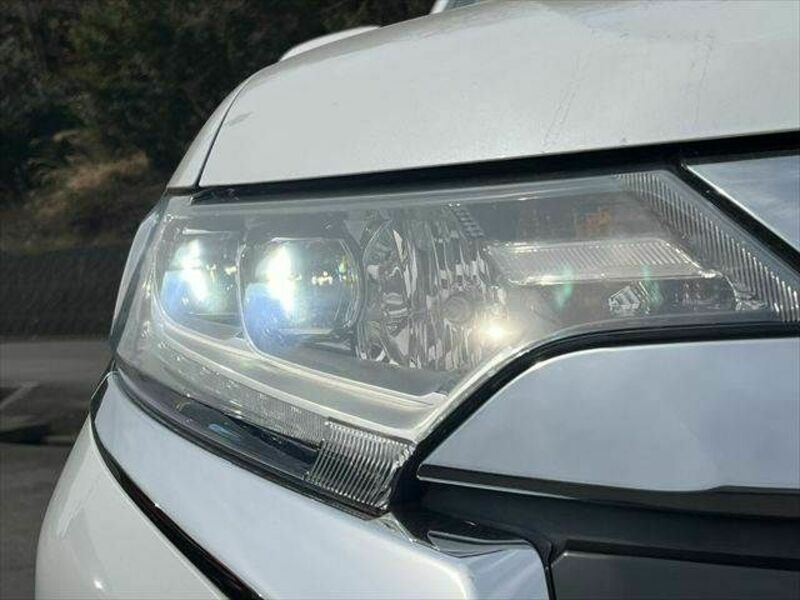 OUTLANDER PHEV-29