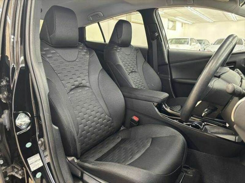 PRIUS PHV-8
