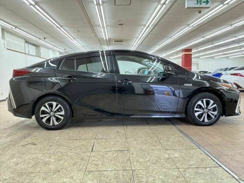 PRIUS PHV-16