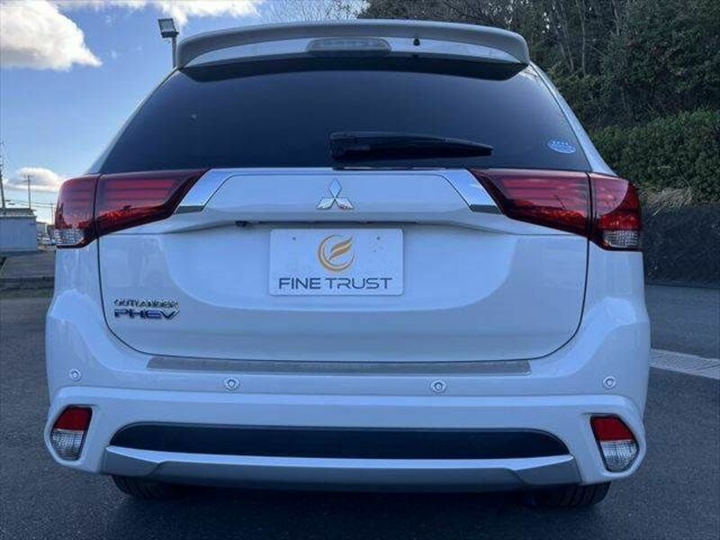 OUTLANDER PHEV-3