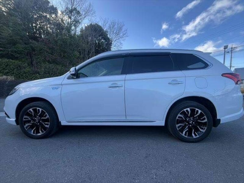 OUTLANDER PHEV-5