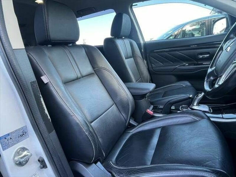 OUTLANDER PHEV-7