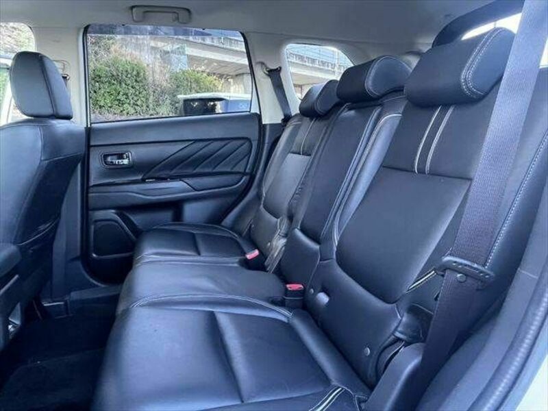 OUTLANDER PHEV-10