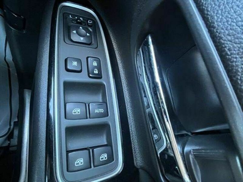 OUTLANDER PHEV-23