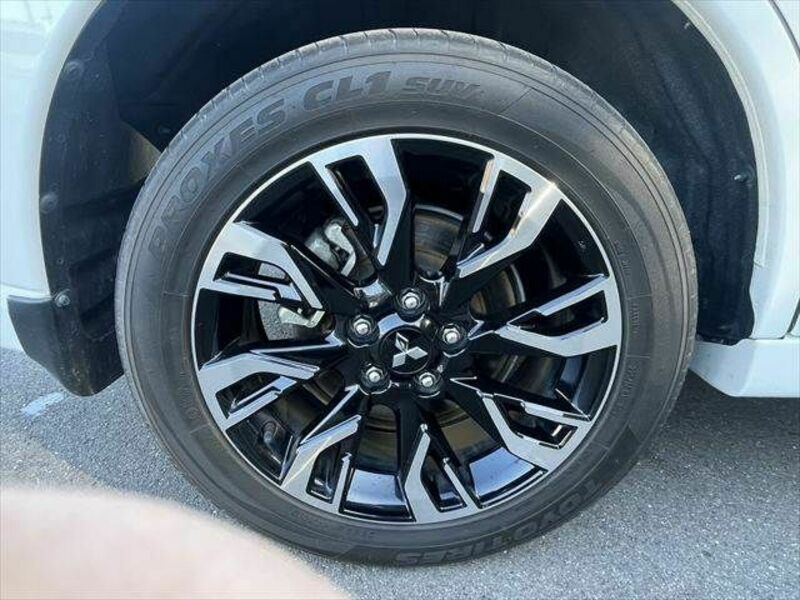 OUTLANDER PHEV-29