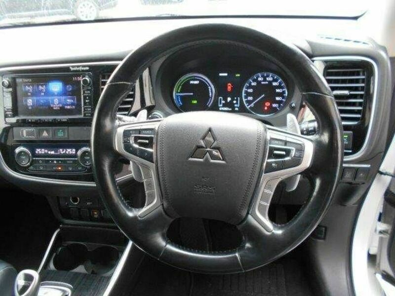 OUTLANDER PHEV-19