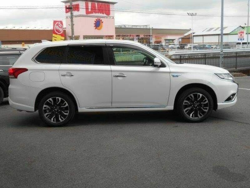 OUTLANDER PHEV-24