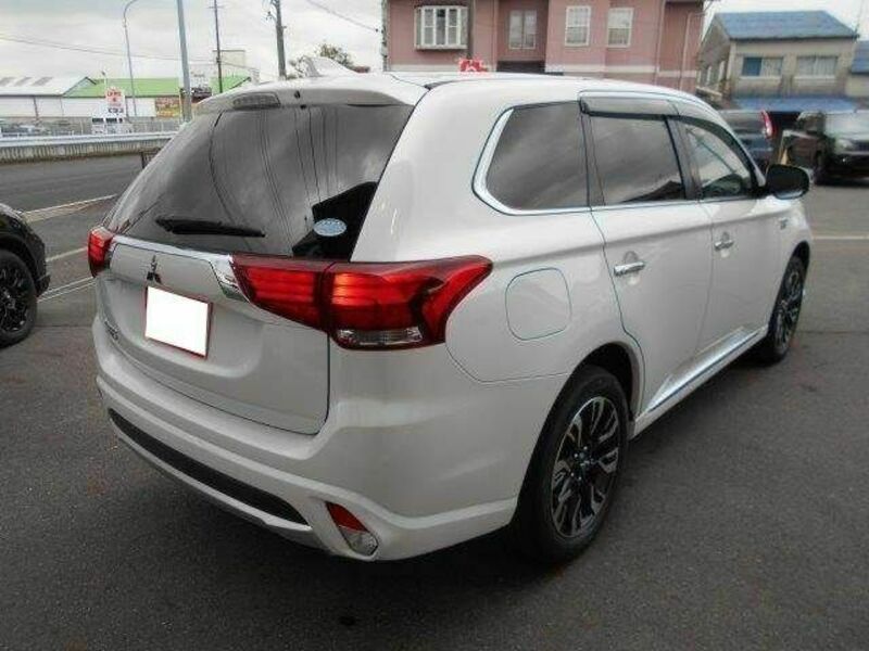 OUTLANDER PHEV-26