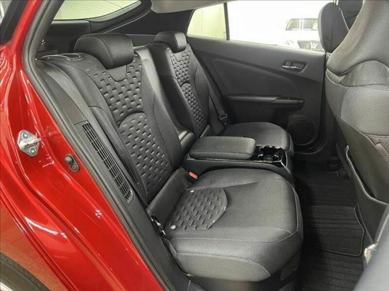 PRIUS PHV-6