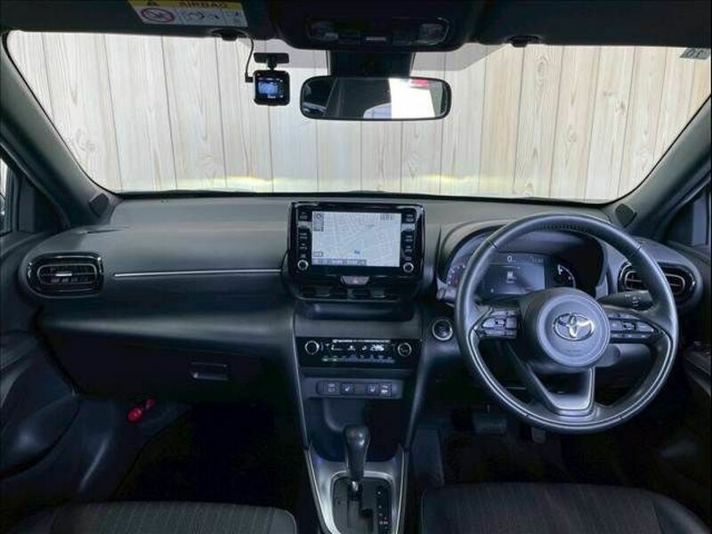 YARIS CROSS-1