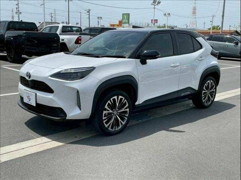 YARIS CROSS-14