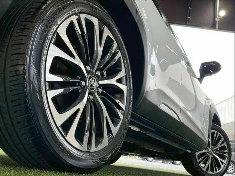 YARIS CROSS-19