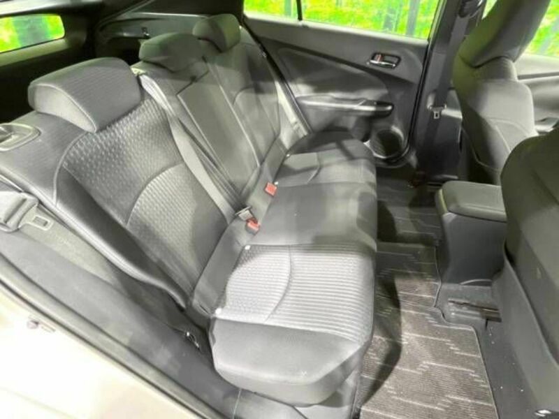 PRIUS-8