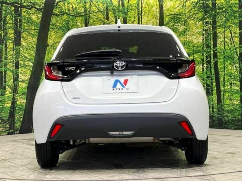 YARIS-15