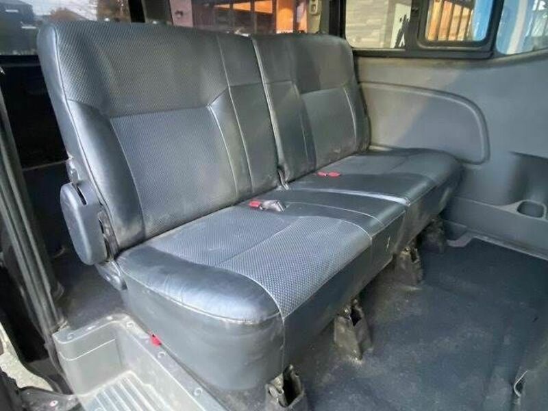 NV350 CARAVAN-8