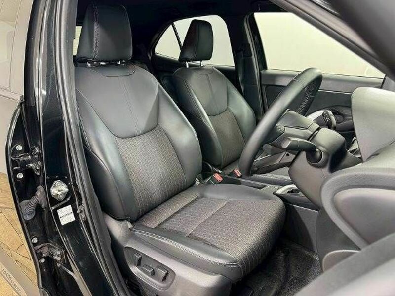 YARIS CROSS-4