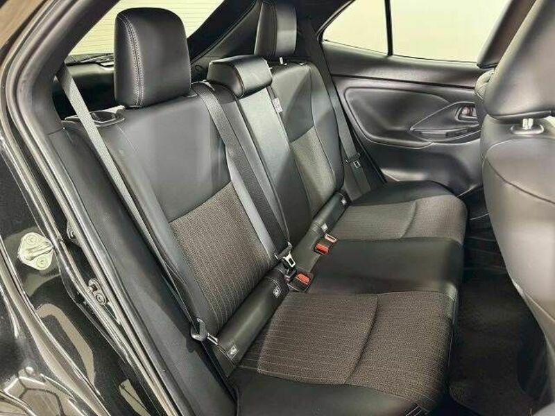 YARIS CROSS-5