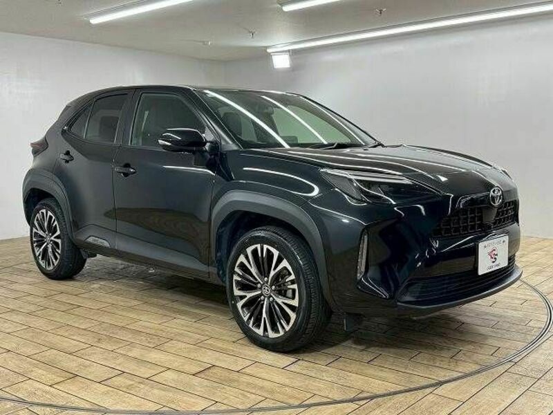 YARIS CROSS-13