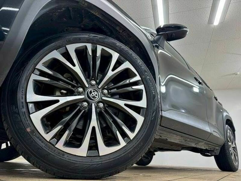 YARIS CROSS-18