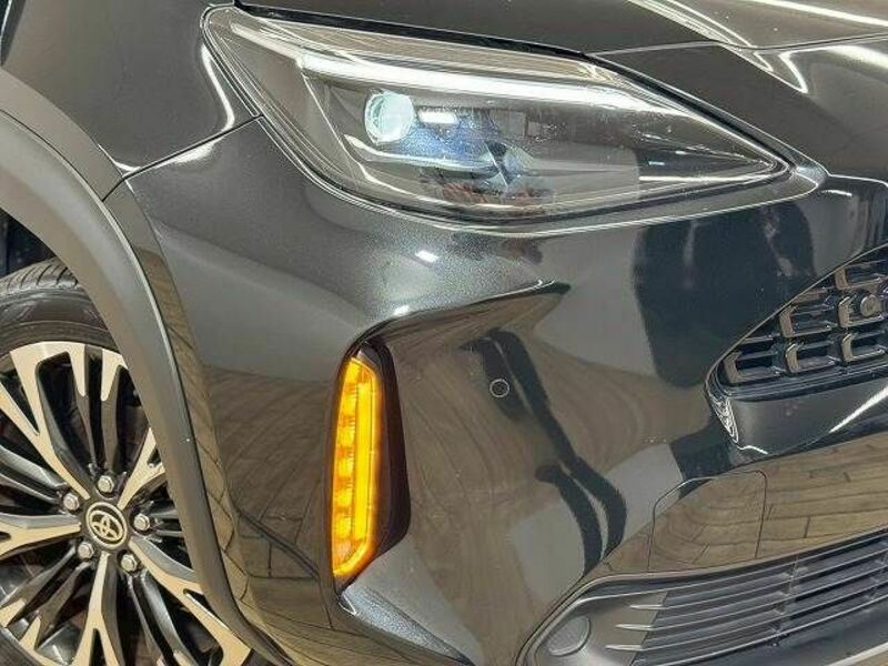 YARIS CROSS-19