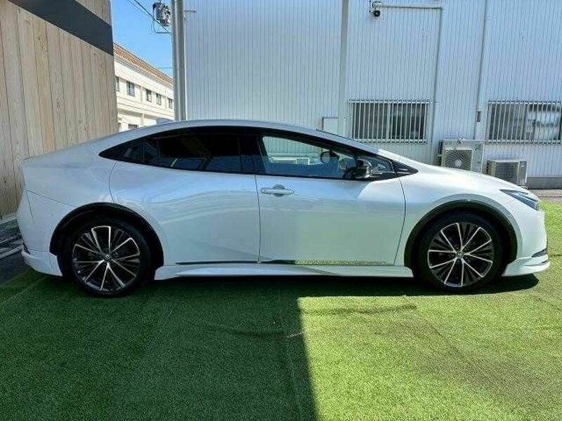 PRIUS-17