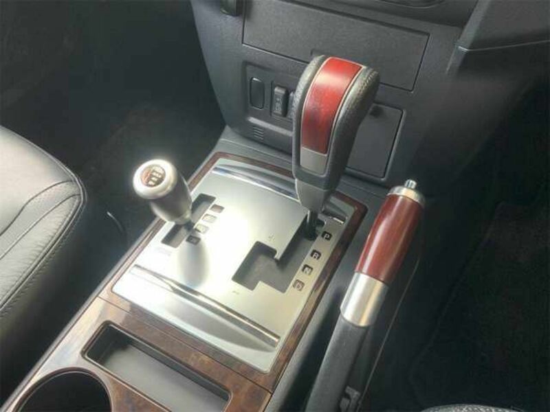 PAJERO-26