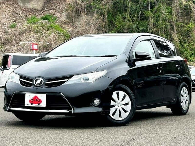 TOYOTA　AURIS