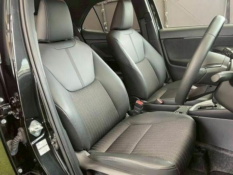 YARIS CROSS-4