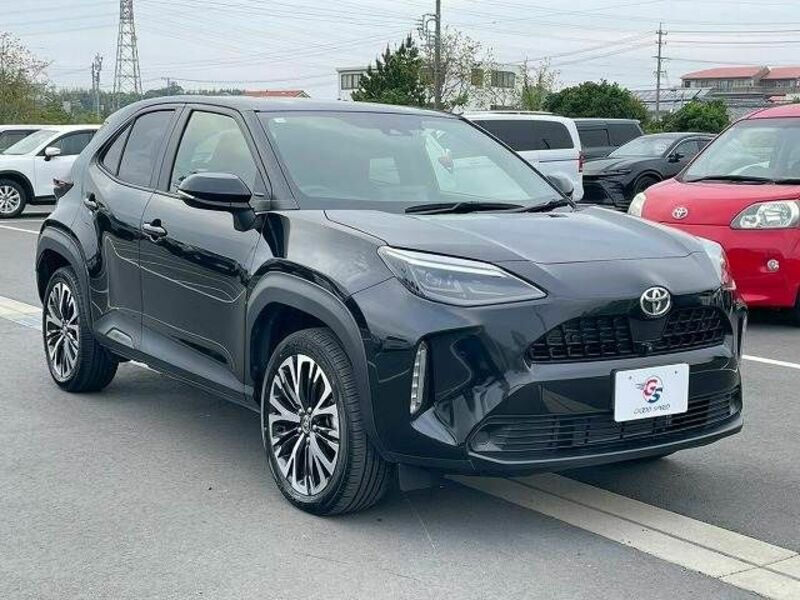YARIS CROSS-13