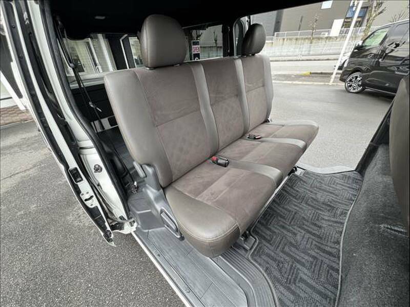 HIACE VAN-7